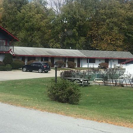 The Chalet Motel Манчестър Екстериор снимка